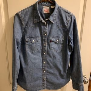 Women’s Levi’s Denim Shirt, Size M